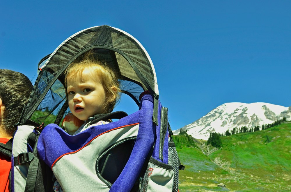 Catarina enjoys an apple while Craig tries not to pass out from exertion.