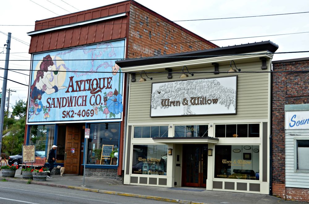 The Antique Sandwich Company is one of our favorite restaurants in Tacoma. It is located near the entrance to Point Defiance Park.