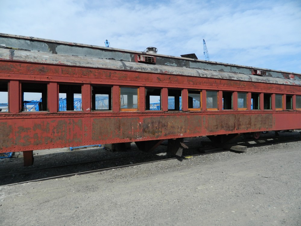 An abandoned train car near Pasco.